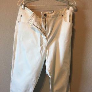 Eileen fisher Beautiful white crisp jeans, brand new !